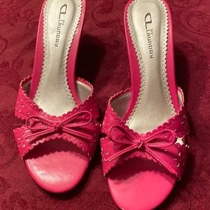 Chinese Laundry hot pink slides.